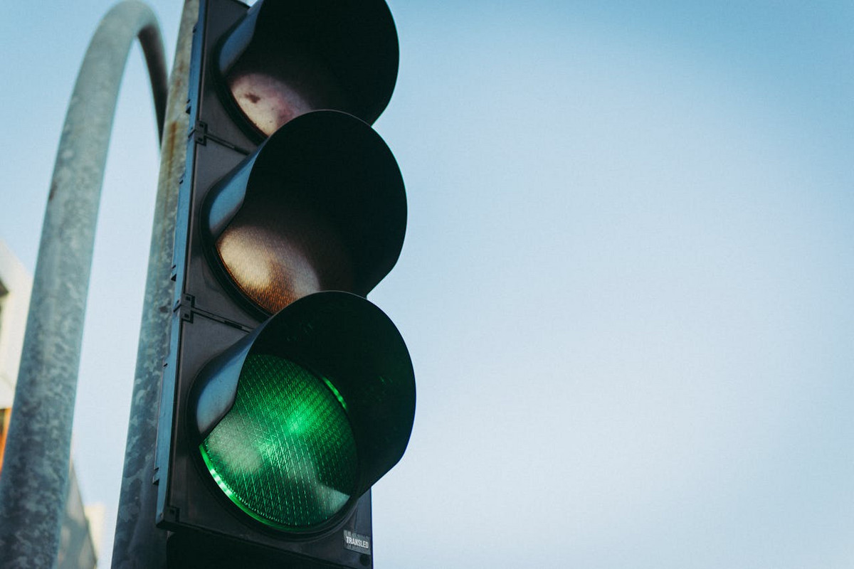 Lietuvoje grįžta mirksintis žalias šviesoforo signalas