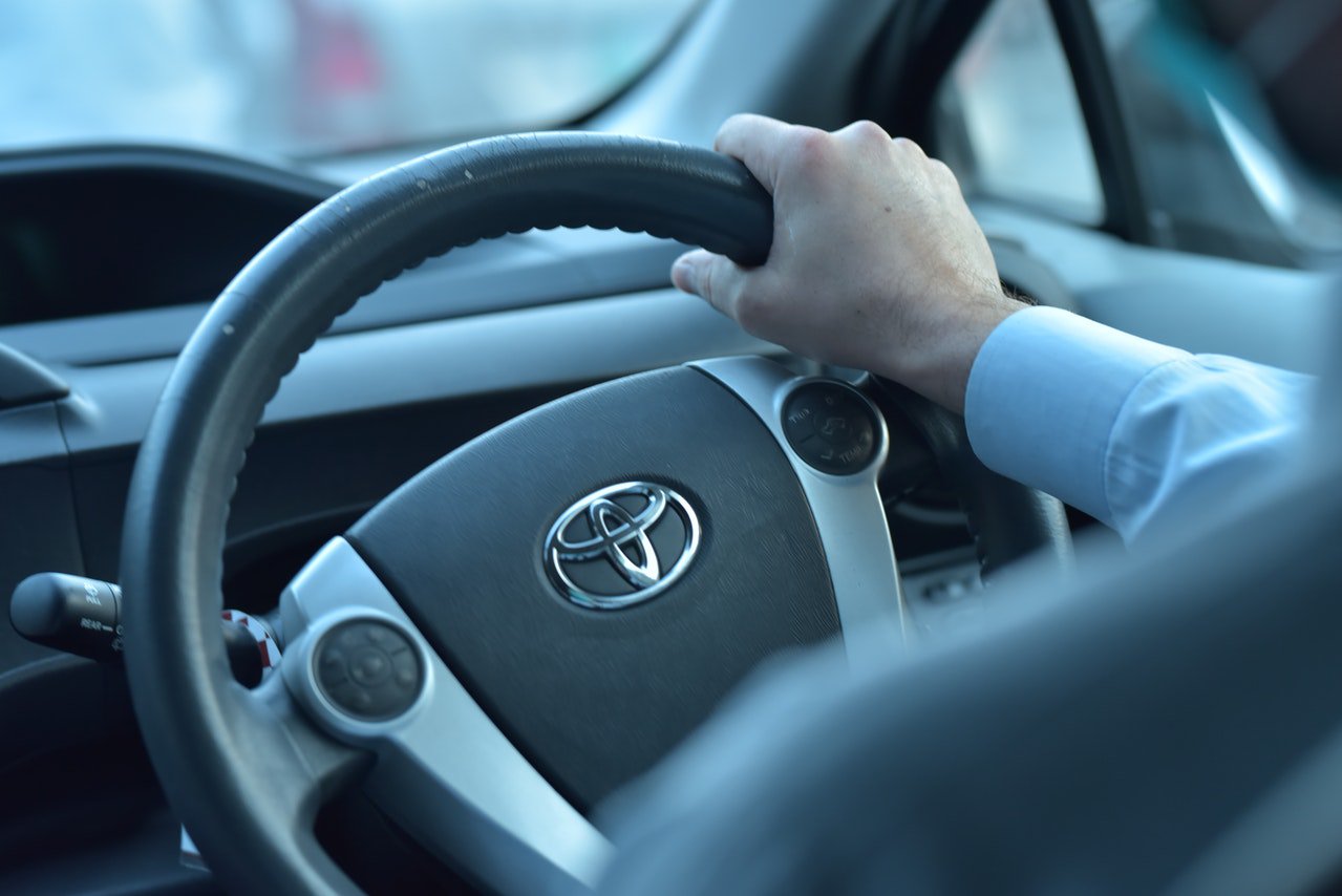„Toyota“ elektromobiliai yra atšaukiami praėjus mažiau nei 2 mėnesiams po jų pristatymo